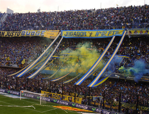 Hinchas de Boca en un partido en La Bombonera